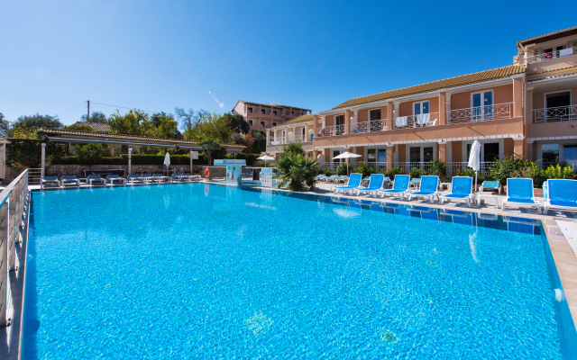 Kavos Plaza Hotel