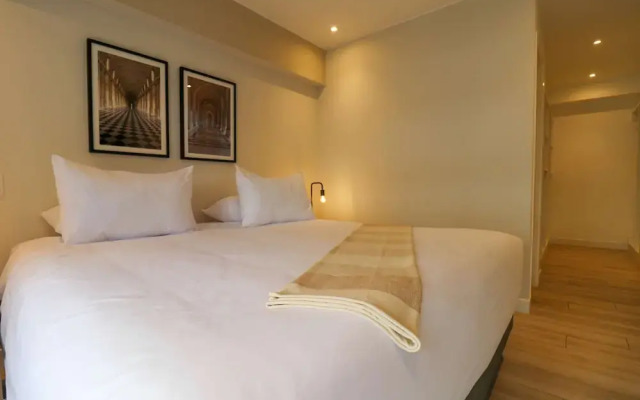 w Charming 2BR w Balcony in Miraflores