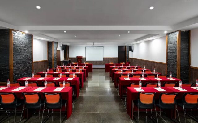 Vienna International Hotel of  Yingbin Road Altay Airport