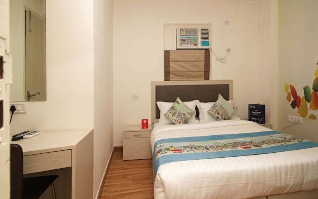 OYO Rooms 744 Near BLK Hospital