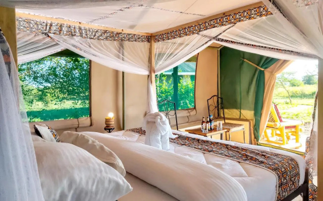 Zebra-Kemang'ore Bush Tented Lodge
