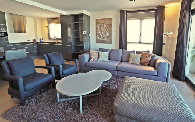 Luxe vakantieappartement aan de jachthaven van Altea met frontaal zeezicht