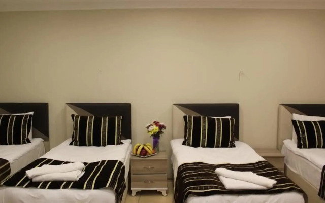 Gorur Hotel