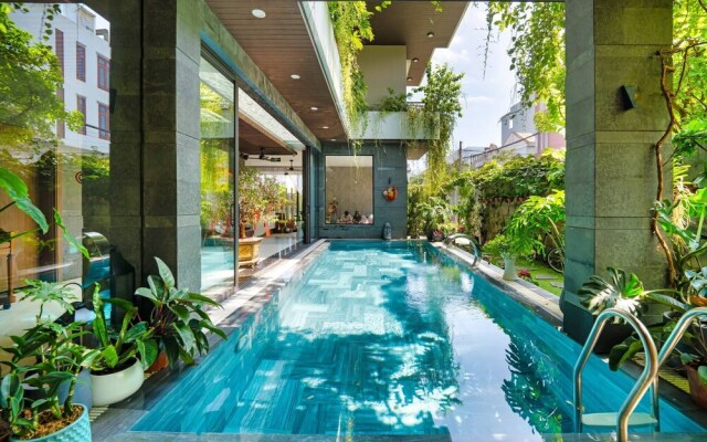 Luxury Duplex Penthouse With Pool Foosball