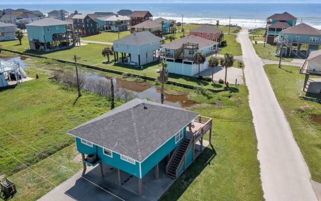 Windsical Escape 2 Bedroom Home by RedAwning