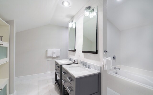 River Club 302 2 Bedroom Condo by Alpine Lodging Telluride