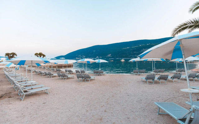 Palmon Bay Hotel & Spa