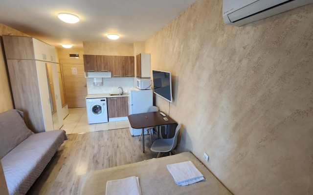Colonel apartment 844