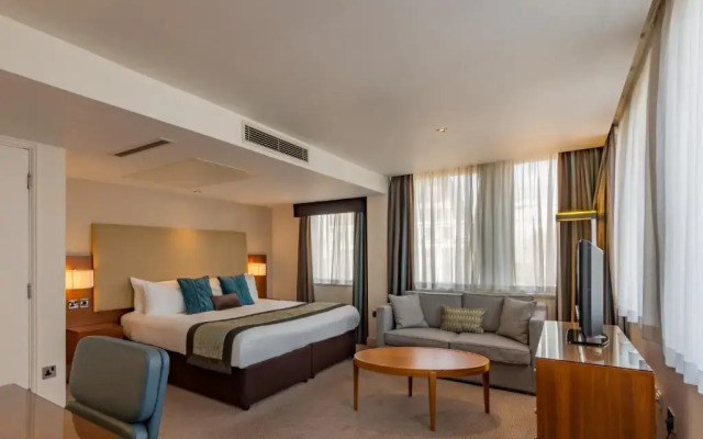 Thistle Trafalgar Square Hotel