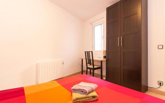 FridaysFlats, Sagrado Silencio - 3 BDR right by Sagrada Familia