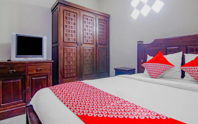 OYO 90094 Gayatri Residence