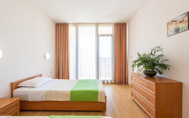 Trakia Plaza Apartments