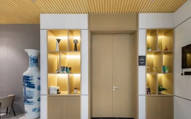 Atour Hotel (Shenzhen Guangming New Town Phoenix City Metro Station)