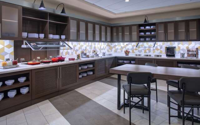 Hyatt Place Dallas / The Colony