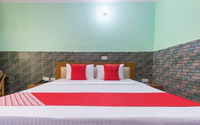 Oyo 44199 Hotel Crossroads