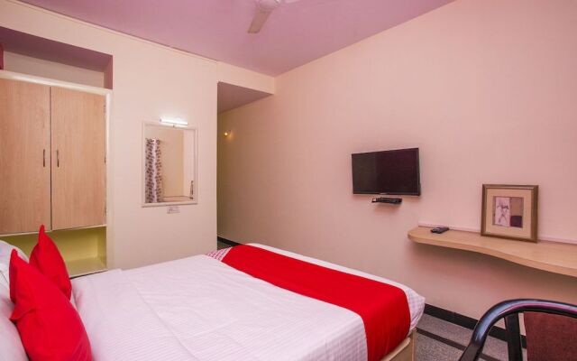 OYO 25036 Suraksha Residency