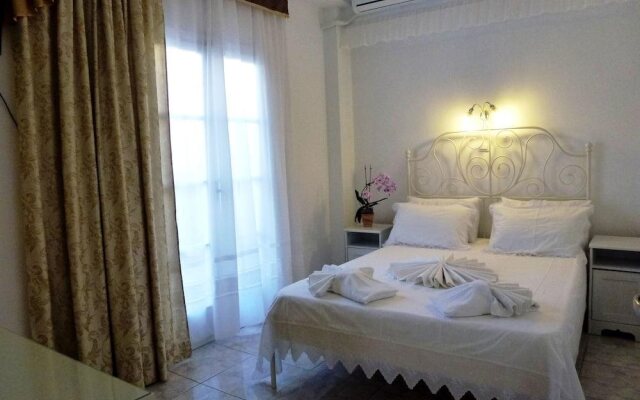 Atalos Hotel, Apartments & Suites