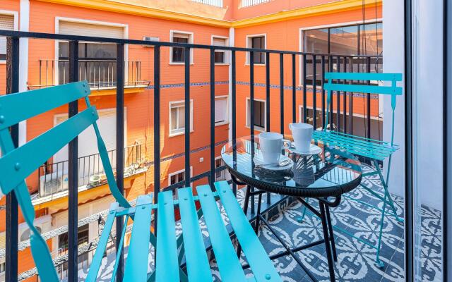 1 Bd Apartment With Balcony Perfect Location. Santa Marta II