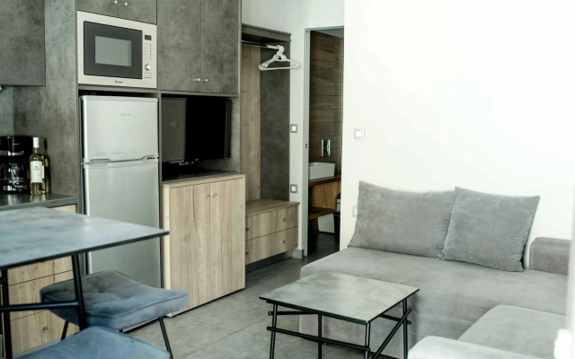 Makis Suite in the city