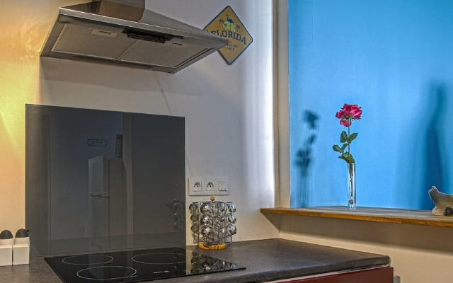 Tasteful Apartment in Comes With Terrace