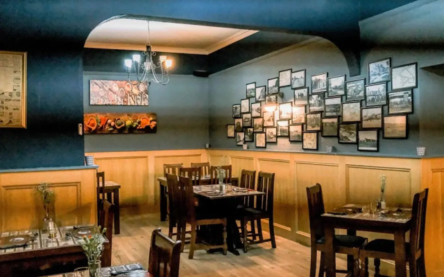 Hillside Hotel & Restaurant