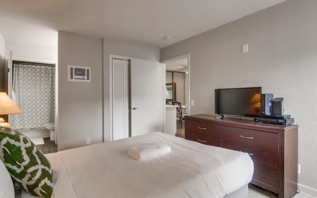 The Luxe Suites of Temecula Heights