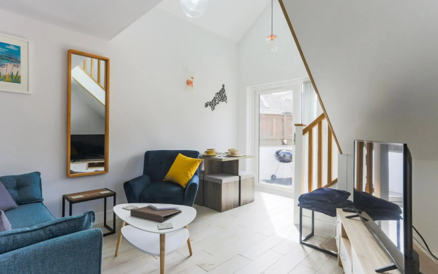Modern Detached House outside of Truro