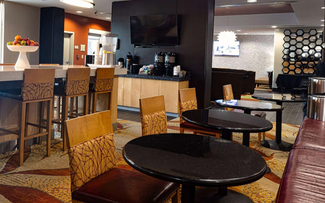 La Quinta Inn & Suites by Wyndham Starkville at MSU