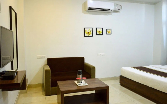 Oyo 6697 Hotel Green Lemon