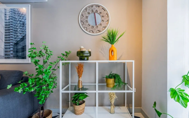 w Stylish 2BR in Plaza Herrera
