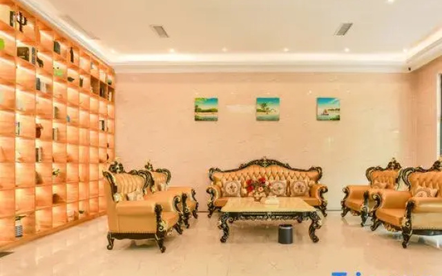 Vienna Classic Hotel (Huishui Huanledao)