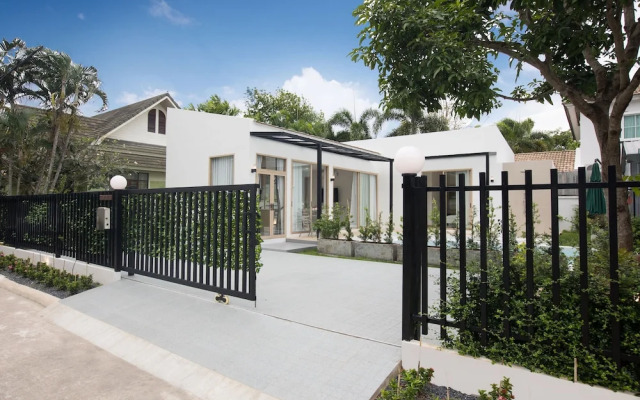 Tropical Life at Seamate 2BR Pool Villa