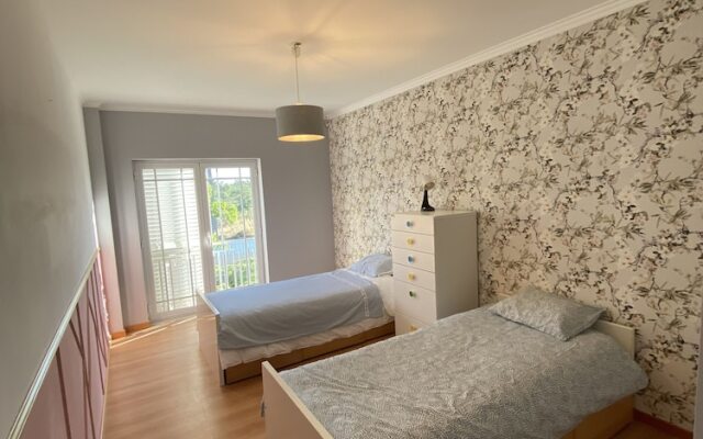 Charming 4-bed Villa in Quinta do Anjo, Palmela