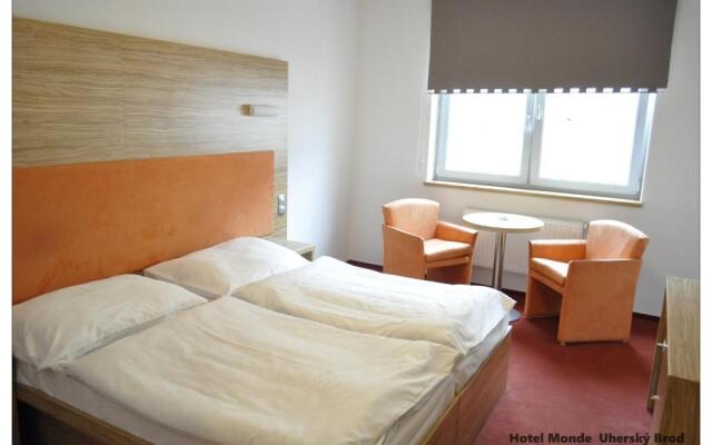 Hotel Monde