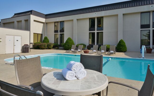 Greenstay Hotel & Suites