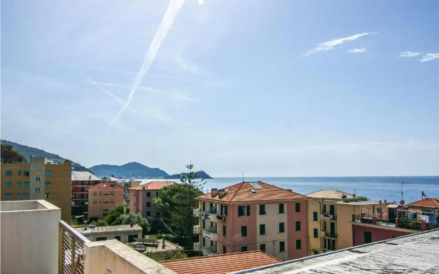 Nice apartment in Lavagna with 2 Bedrooms and WiFi
