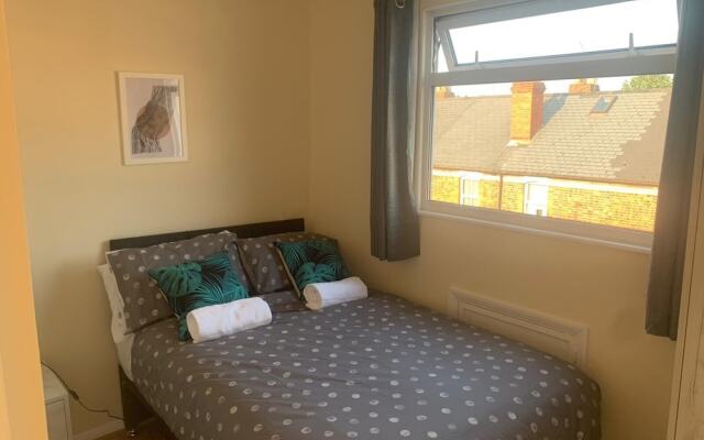 Reading 3 Bedroom apartment