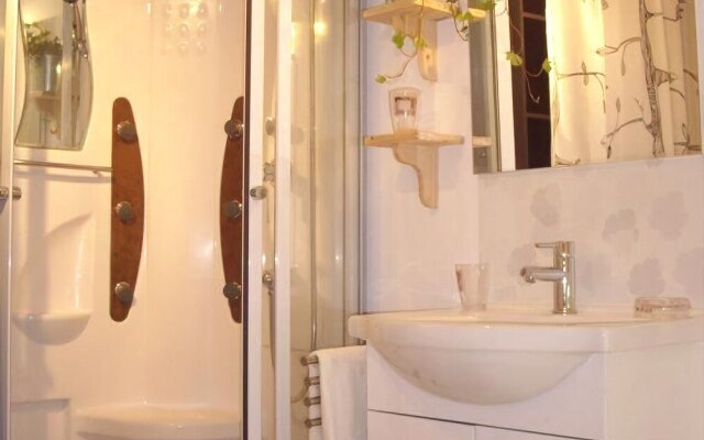 Holiday home Aqueducienne