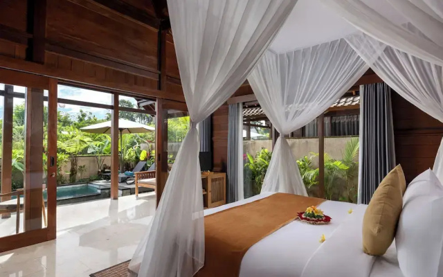 Santris Villa by GenuineHost