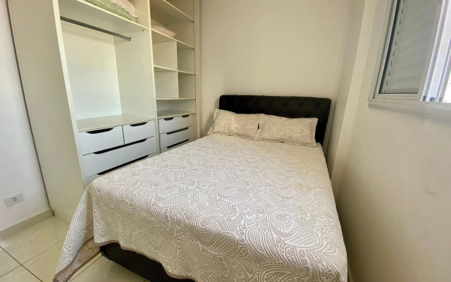 A033- 2 Dorm c/ Suíte | Churrasqueira e Wi-Fi