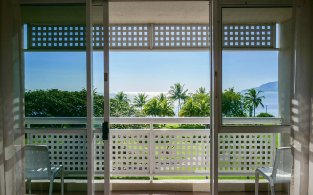 Cairns Harbourside Hotel