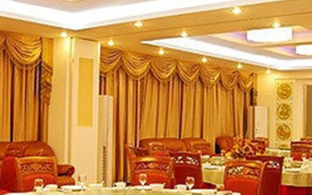 青岛卧龙山水大酒店