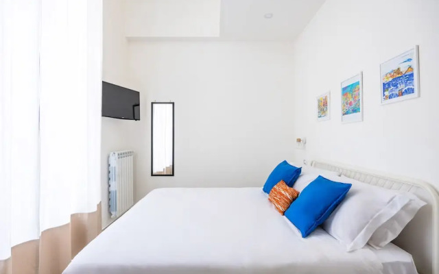 Quartieri Spagnoli Modern Flat by Wonderful Italy