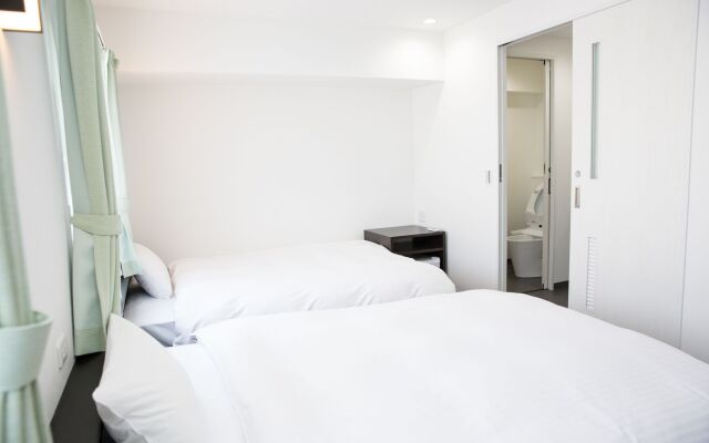 Universal Hotel Reborn