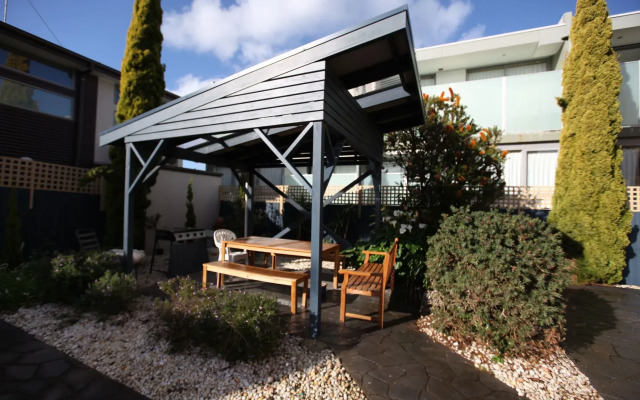 Seaview Motel and Apartments