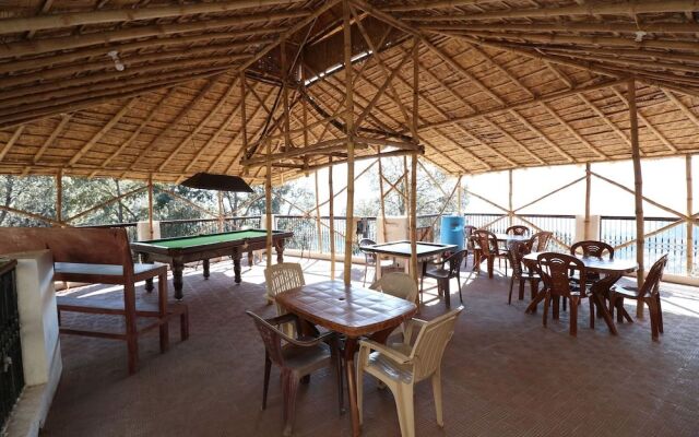 OYO 27612 Maitri Holiday Home