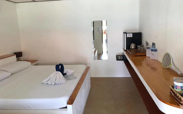 Parrot Resort Moalboal