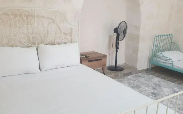 Tarihi Midyat Acar Konağı