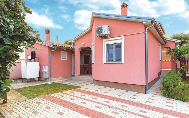 Beautiful Home in Betiga With Wifi and 4 Bedrooms