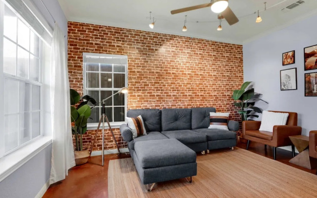 Spacious Retreat & Game Room Sleeps 12